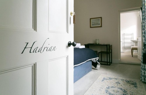 Hexham Casa | Luxury King bedroom with ensuite bathroom in a wing of a private Country House