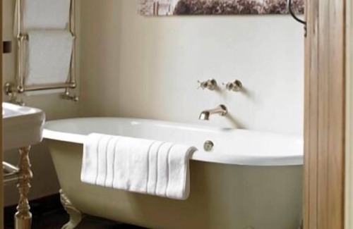 Edington Cama Y Desayuno | Luxury King Ensuite Coulston at The Three Daggers