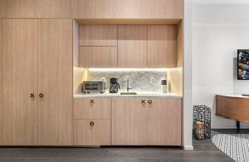 Brickell Apartamento | Luxury King Suite W City view at SLS Brickell