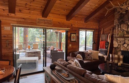 Lake Almanor Country Club Casa | Luxury Lake Almanor Cabin Covered Deck & Views