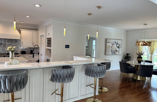 Jonesboro Casa | Luxury Lake Front retreat