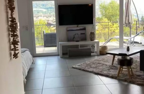 Annecy-le-Vieux Apartamento | Luxury lake view apartment