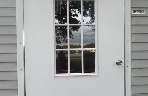 Pine Hills Apartamento | Luxury Lake View Studio Apartment