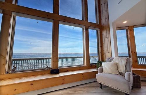 Town of Ledyard Casa | Luxury Lakefront Retreat | Huge Dock!