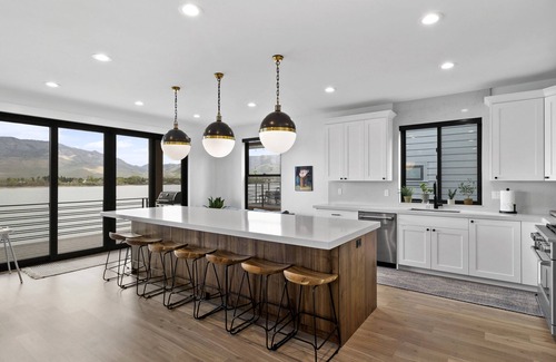 Ogden Casa | Luxury Lakefront Ski Home Close to 3 Epic Ski Resorts ⛷️