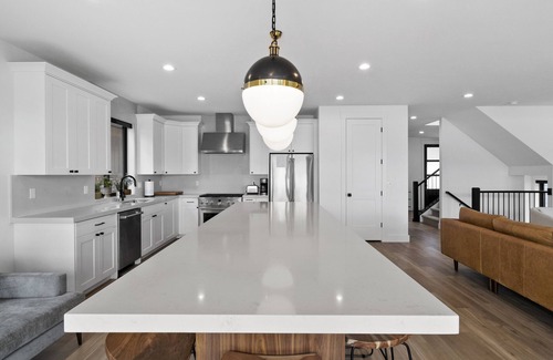 Ogden Casa | Luxury Lakefront Ski Home Close to 3 Epic Ski Resorts ⛷️