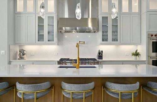 Leander Casa | Luxury Lakefront Travis -Heated Pool/Games/Theater