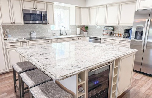 Gravois Mills Casa | Luxury Lakefront 5Bed/4Bath/Dock/Hot Tub/Kayaks/Firepit-Sleeps 13 Great Quiet Cove