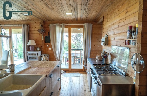 Molleville Cabaña | Luxury lakeside cottage with swimming pool