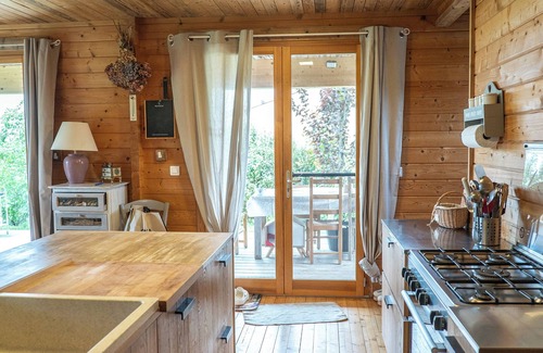 Molleville Cabaña | Luxury lakeside cottage with swimming pool