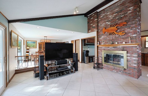 Mashpee Casa | Luxury Lakeside Home - Sauna Hot Tub Boats Private Beach Steam Room