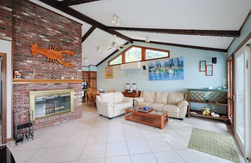 Mashpee Casa | Luxury Lakeside Home - Sauna Hot Tub Boats Private Beach Steam Room