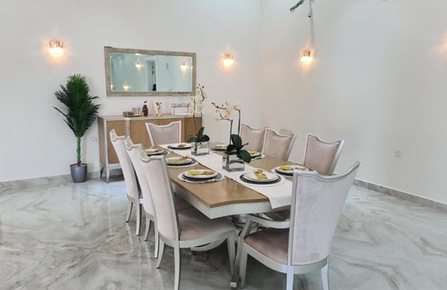 Doha Villa | Luxury Large Furnished Villa