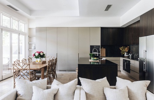 Unley Park Casa | Luxury large home with Pool Tennis court and Gym 8 mins to CBD & Adelaide Oval