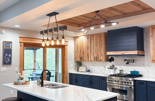 Corbin Casa | Luxury Laurel Lake Retreat-Private Home Near Holly Bay w Fishing Pond EV CHARGER