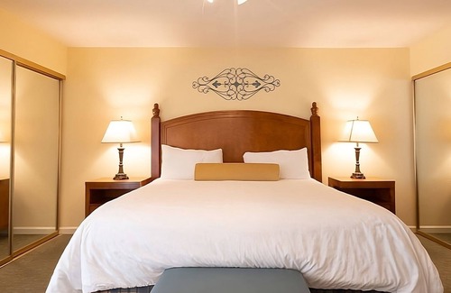 San Diego Country Estates Hotel | Luxury Living in the Heart of Ramona! Full Kitchen, Free Parking & Pool!