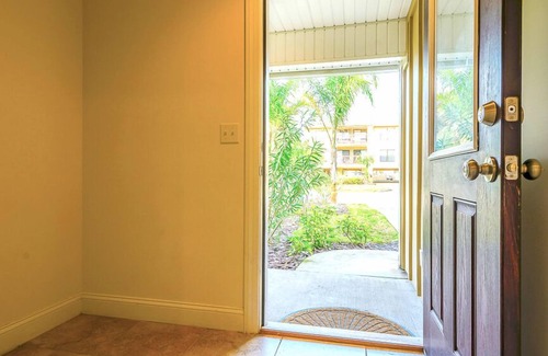 Jacksonville Beach Casa | Luxury Living II - Modern Beach Townhouse