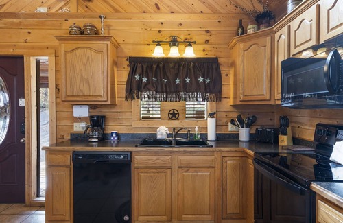 Branson Cedars Cabina | Juego de cabañas de lujo Mesa 2 salas de estar de más de 2400 pies cuadrados Lone Star