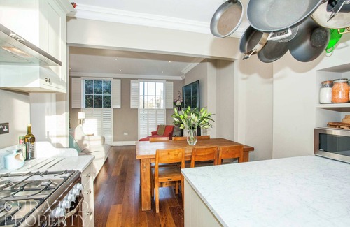 St. Johns Wood Apartamento | Luxury Marylebone 2-Bed Duplex with Terrace