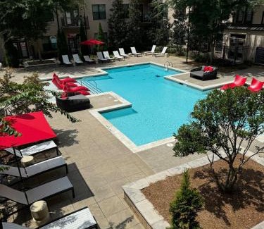 Loring Heights Apartamento | Luxury Midtown Oasis Rooftop & Pool