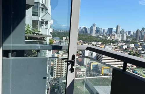 Cubao Apartamento | Luxury minimalist in the heart of Cubao