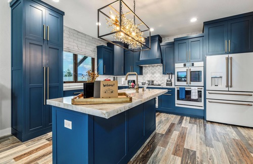 St. Ignatius Casa | Luxury Mission Valley Retreat - Views, Firepit, Game Room, Hot Tub, Sleeps 16