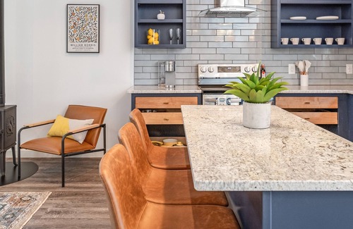 Vein Mountain Cabina | Luxury Modern 2BR cabin near Chimney Rock