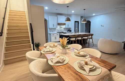 Fayetteville Casa | Luxury FarmhouseRetreat