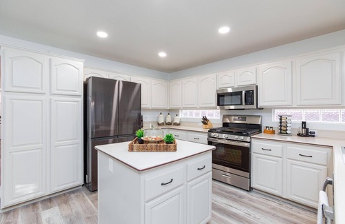Spring Valley Casa | Luxury Modern Home - Near Las Vegas Strip!