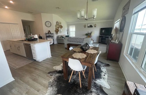 Sumter County Casa | Luxury Modern Home-Central FL. Pet Friendly