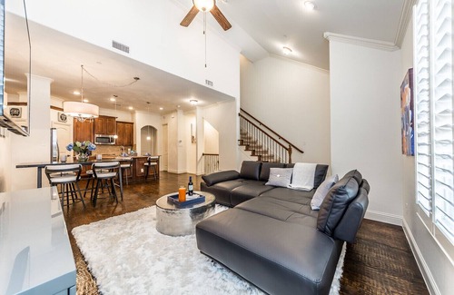 Legacy Park Casa | ¡Séptimo día GRATIS! Casa de pueblo de lujo en tiendas en Legacy