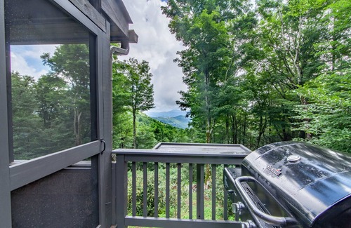 Banner Elk Cabaña | Cabina de montaña de lujo con vistas, estufa de leña, fogón, cocina de lujo, cerca de esquí
