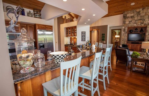 Linville Ridge Casa | Mtn Home de lujo en Linville Ridge, 4BR Suites, vistas, jacuzzi, cerca de las laderas de Sugar Mtn