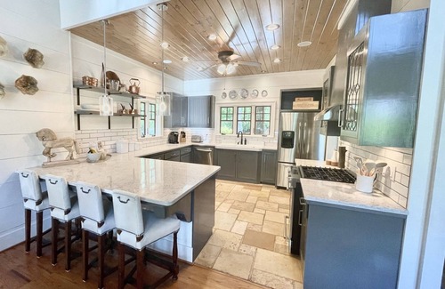 Cashiers Casa | Luxury Mountain Home with wonderful view of Whiteside mountain and hot tub !