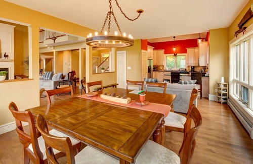 Bovina Center Casa | Luxury Mountaintop Estate – Spacious Retreat with Breathtaking Views