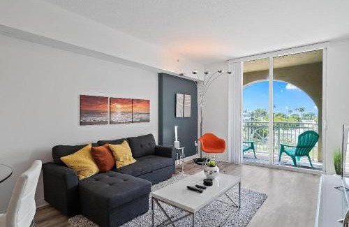 Boynton Beach Casa | Luxury Near The Beach! Beach Pass Included!