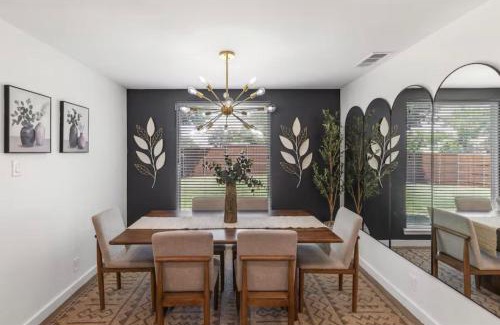 Plano Casa | Luxury Oasis 4B 2B Jacuzzi Pet Friendly