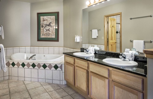 Four O'Clock Complejo | Luxury One-Bedroom Condos