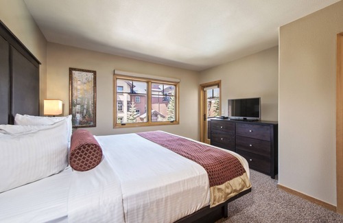 Four O'Clock Complejo | Luxury One-Bedroom Condos