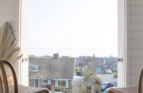 East Wittering Apartamento | Luxury Penthouse ~ Super King Bed, 5 min to Beach