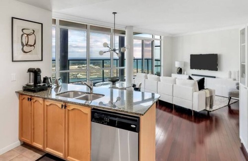 Bathurst Quay Condominio | Luxury Penthouse ~ 5* Location ~ Breathtaking View