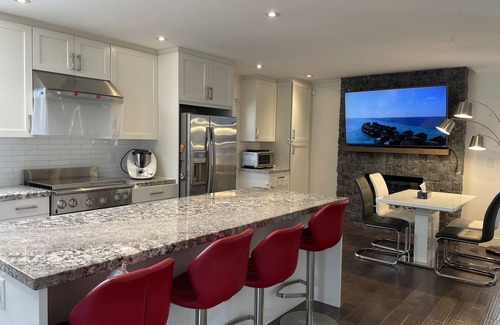 Crescent Beach Casa | Luxury Pool House Getaway Beachside ResortLike