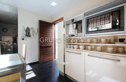Sevilla Chalet De Esquí | Luxury Property overlooking the 13th Fairway