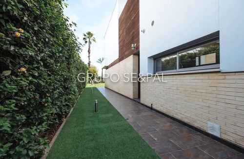 Sevilla Chalet De Esquí | Luxury Property overlooking the 13th Fairway
