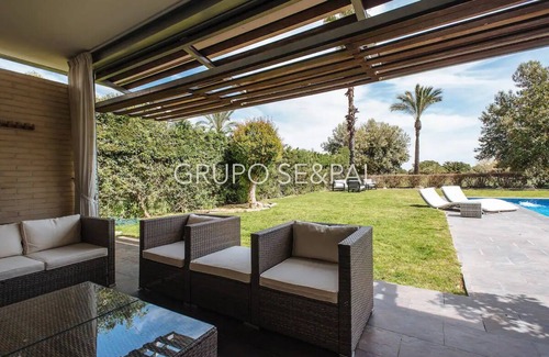 Sevilla Chalet De Esquí | Luxury Property overlooking the 13th Fairway