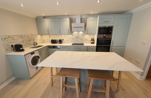 Boscombe Apartamento | 50 mansiones de Burlington. Piso de lujo de 2 dormitorios / baño cerca de la playa y comodidades