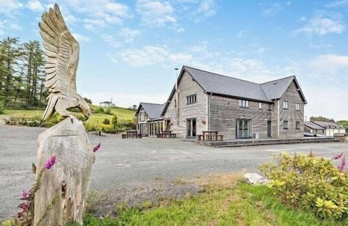 Devils Bridge Casa | Luxury renovated barn with a large hot tub and games room. Sleeping 16