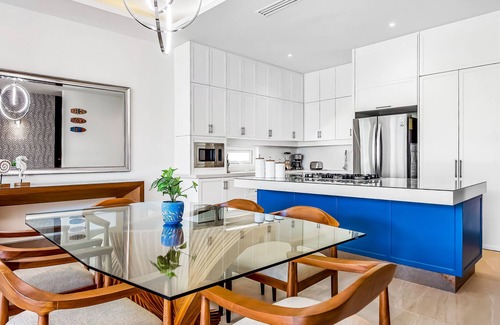 La Puntilla Apartamento | Luxury resort apartment with full kitchen, jetted tub, pools, & tennis