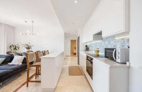 Nueva Milla de Oro Apartamento | Luxury Resort 3 Bed apartment with Pools and Gym