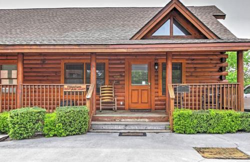 Pigeon Forge Casa | Luxury Resort Cabin, 5 min to Dollywood, Smoky Mountain Charm!